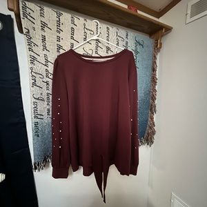 Women’s Blouse with pearls on sleeves